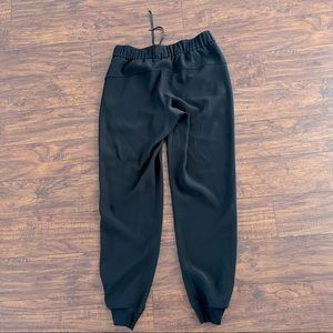 Lululemon pants size 6